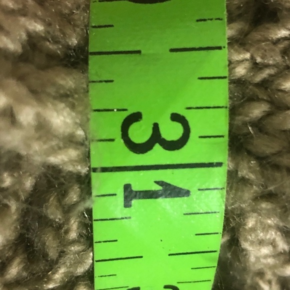 - Womens Long Tan Sweater. Multiple Size. Like New - Picture 6 of 9